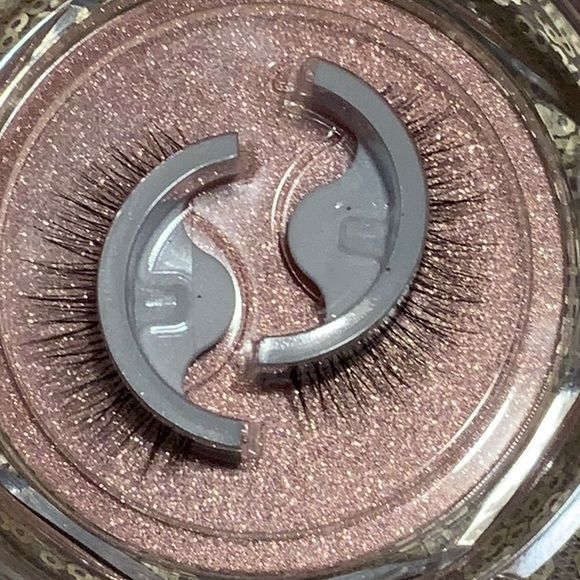 🎁4/$20 Magnetic Eyelashes - Picture 2 of 7